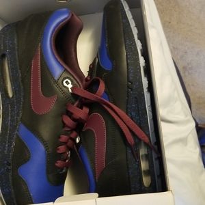 Men's Nike shoe size 10